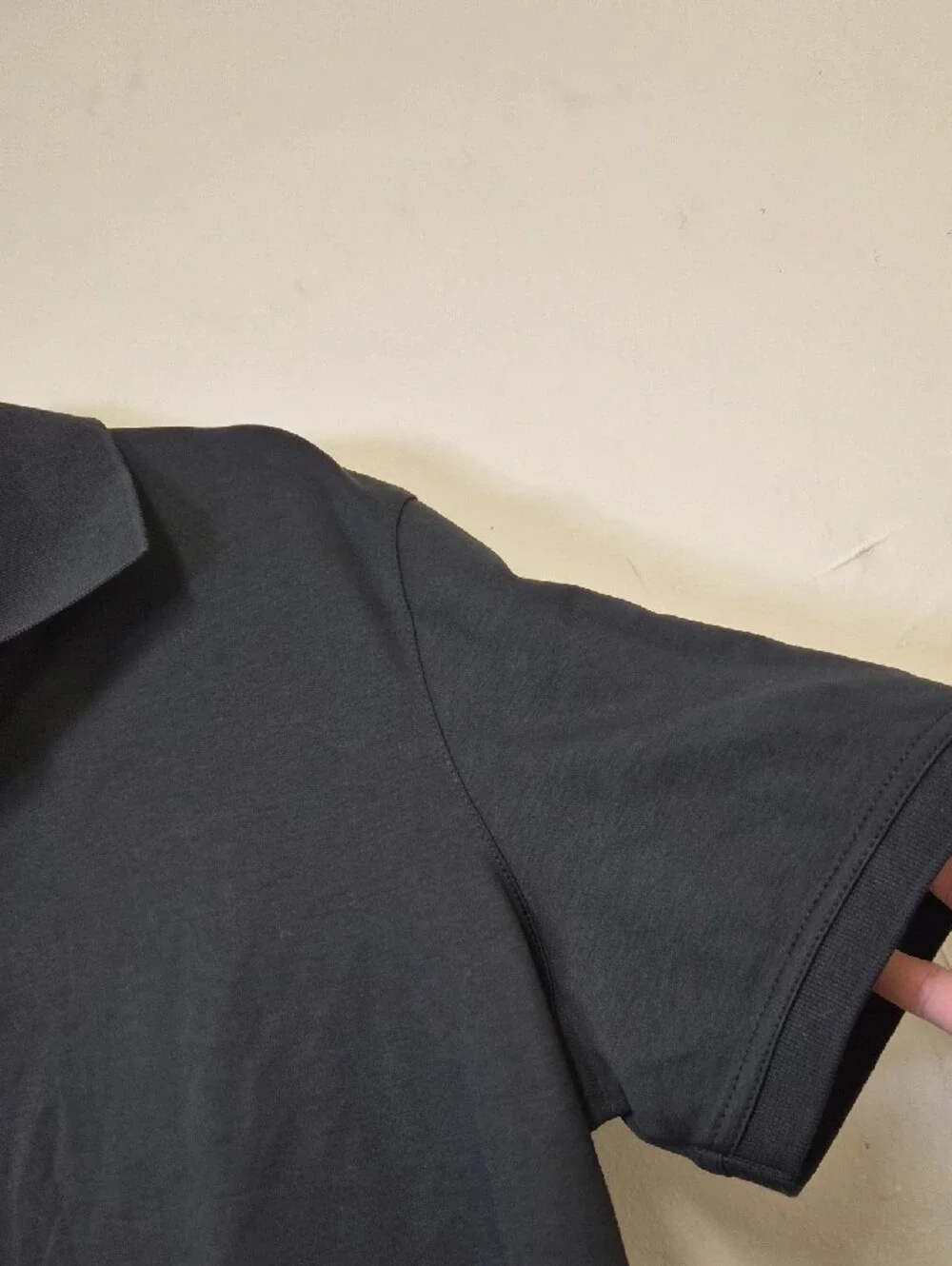 Banana Republic Men’s Black Short-Sleeve Polo Size L